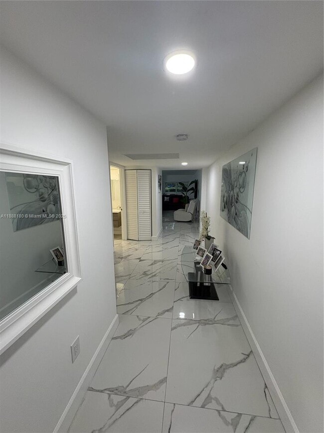 901 SW 138th Ave in Pembroke Pines, FL - Building Photo - Building Photo