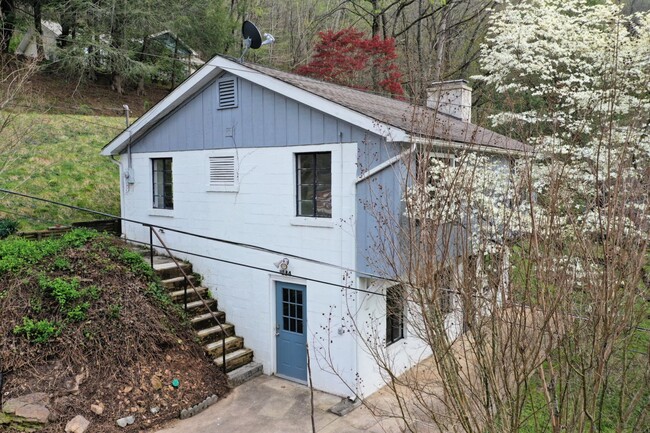 134 E Jackson St in Sylva, NC - Building Photo - Building Photo