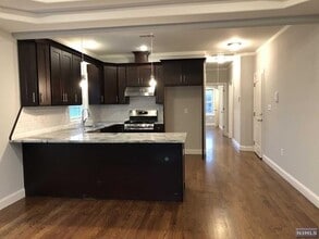 106 N 3rd St in East Newark, NJ - Building Photo - Building Photo