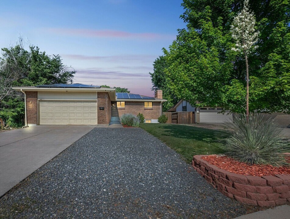2037 Kingston St in Aurora, CO - Building Photo
