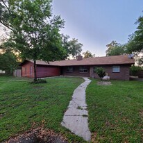 1411 NE 38th St, Unit 1413