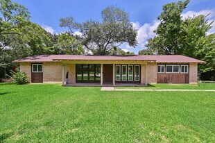 1217 Glade St in College Station, TX - Building Photo