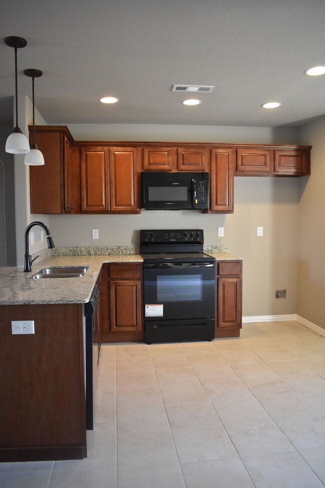 1630 Secretariat Ln in Prairie Grove, AR - Building Photo - Building Photo