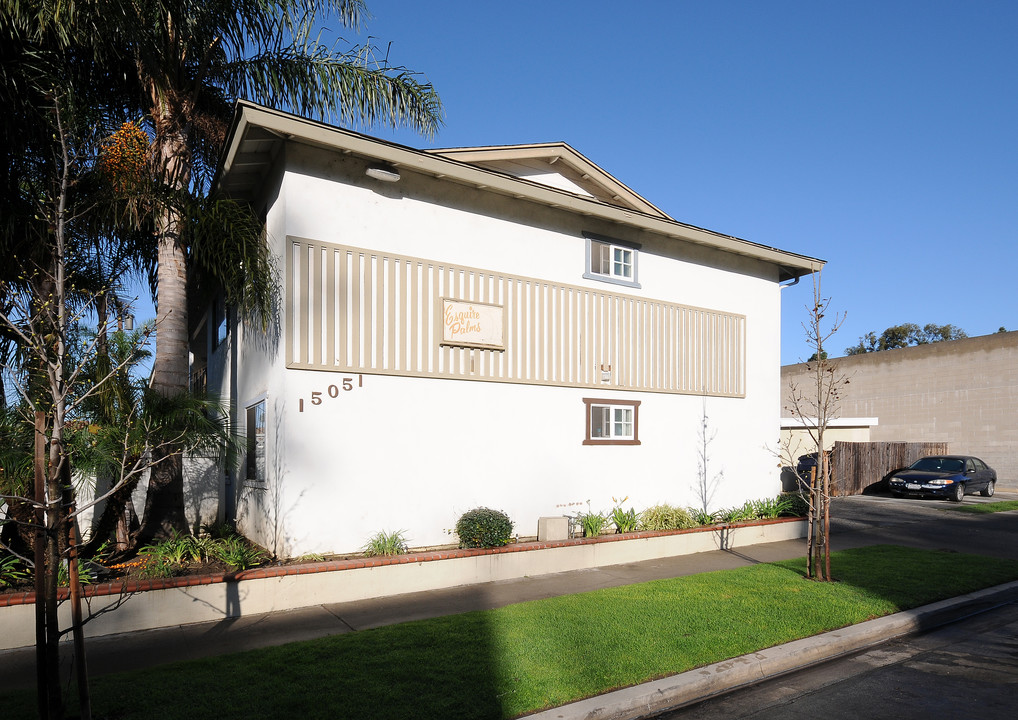 Esquire Palms Apartments in Midway City, CA - Building Photo