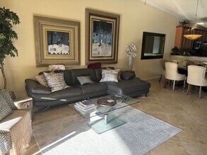 9844 Venezia Cir, Unit unit 721 in Naples, FL - Building Photo - Building Photo