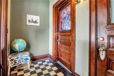 501 Bird Ave in Buffalo, NY - Foto de edificio - Building Photo