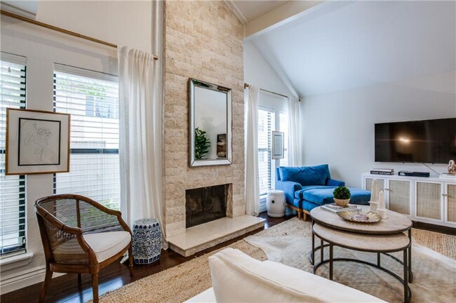 3100 Cole Ave-Unit -120 in Dallas, TX - Building Photo - Building Photo