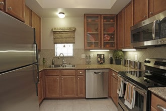 Estancia Townhomes in Dallas, TX - Foto de edificio - Interior Photo