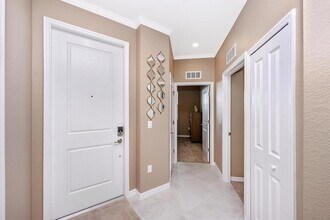 17625 Opal Sand Dr, Unit 301 in Venice, FL - Building Photo - Building Photo