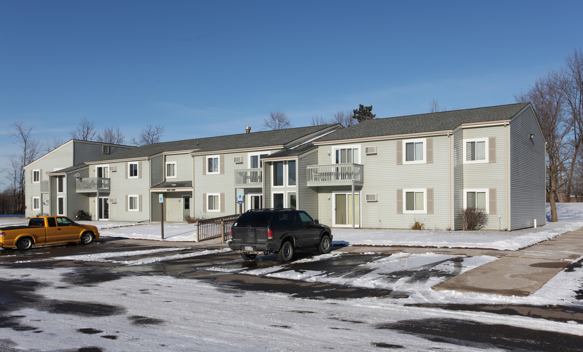 Park Terrace I in Williamston, MI - Building Photo