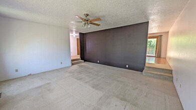 1841 NE Carole Ct in Hillsboro, OR - Building Photo - Building Photo