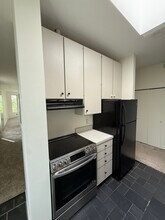 561 Laurel Ave, Unit #6 in St. Paul, MN - Foto de edificio - Building Photo