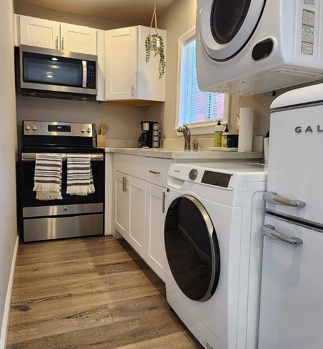 17219 Keswick St in Los Angeles, CA - Building Photo - Building Photo