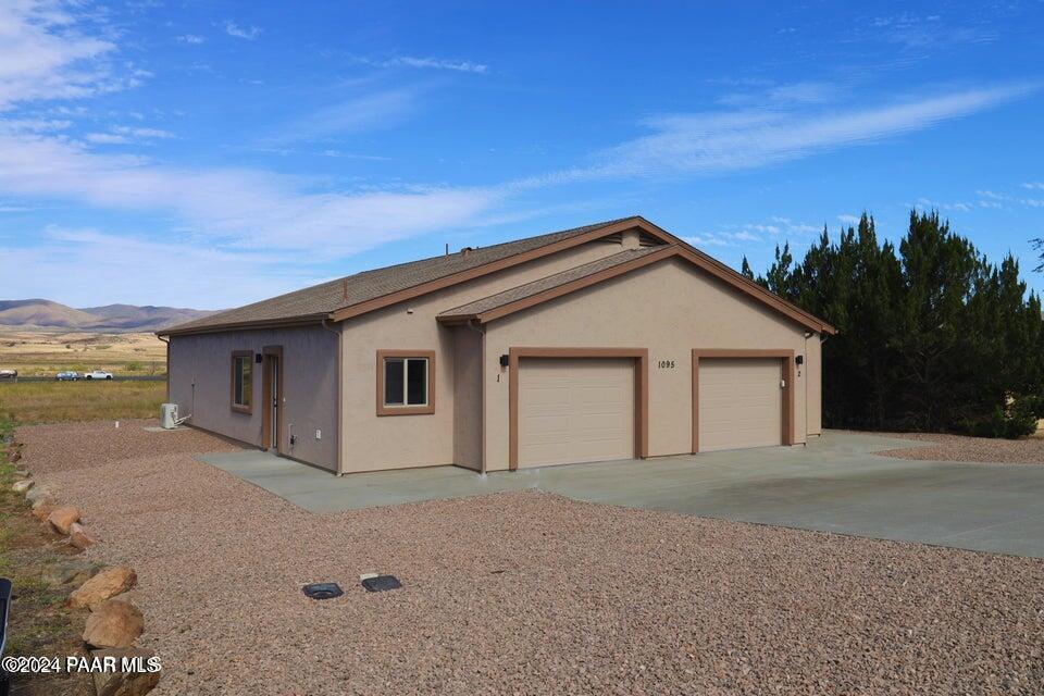 1095 N Old Chisholm Trail in Dewey-Humboldt, AZ - Building Photo