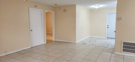 1125 Jarecki Ave in Daytona Beach, FL - Building Photo - Building Photo