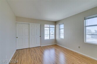 4500 W Lake Mead Blvd in Las Vegas, NV - Building Photo - Building Photo
