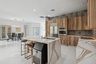 14019 N Miller Dr in West Palm Beach, FL - Building Photo - Building Photo