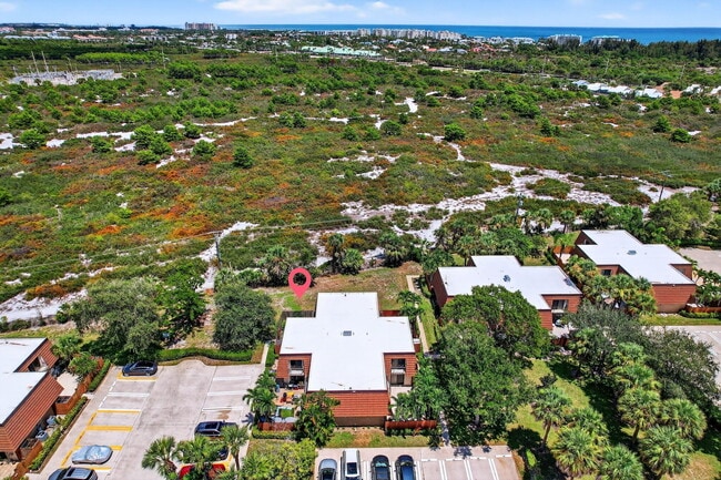 property at 2814 28th Ct