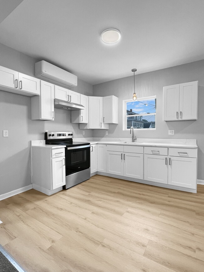 186 Rodman St, Unit 1