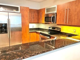 7350 SW 89th St, Unit 604S in Miami, FL - Building Photo