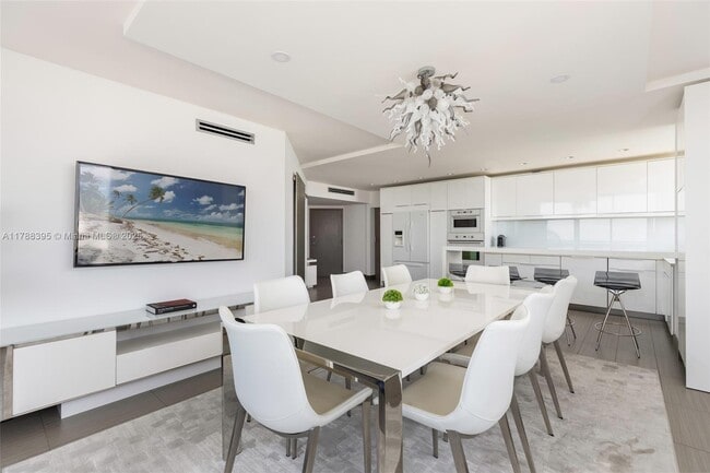 1330 West Ave in Miami Beach, FL - Building Photo - Building Photo