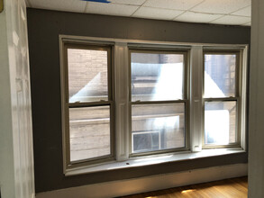 905 Beacon St, Unit 33 in Boston, MA - Building Photo - Building Photo