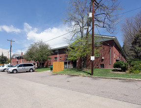 Lampliter Apartments in Lakewood, CO - Building Photo - Building Photo