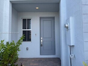 132 NE 14th St in Homestead, FL - Building Photo - Building Photo