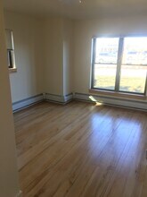 30 S Village Green, Unit 305 in Middlebury, VT - Building Photo - Building Photo