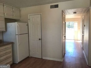 470 S Jeff Davis Dr in Fayetteville, GA - Foto de edificio - Building Photo