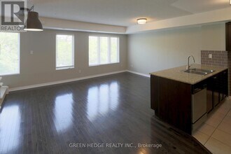 20 Elsie Ln in Toronto, ON - Building Photo - Building Photo