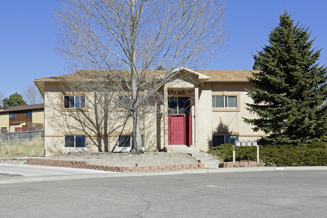 4730 Scenic Cir in Colorado Springs, CO - Building Photo