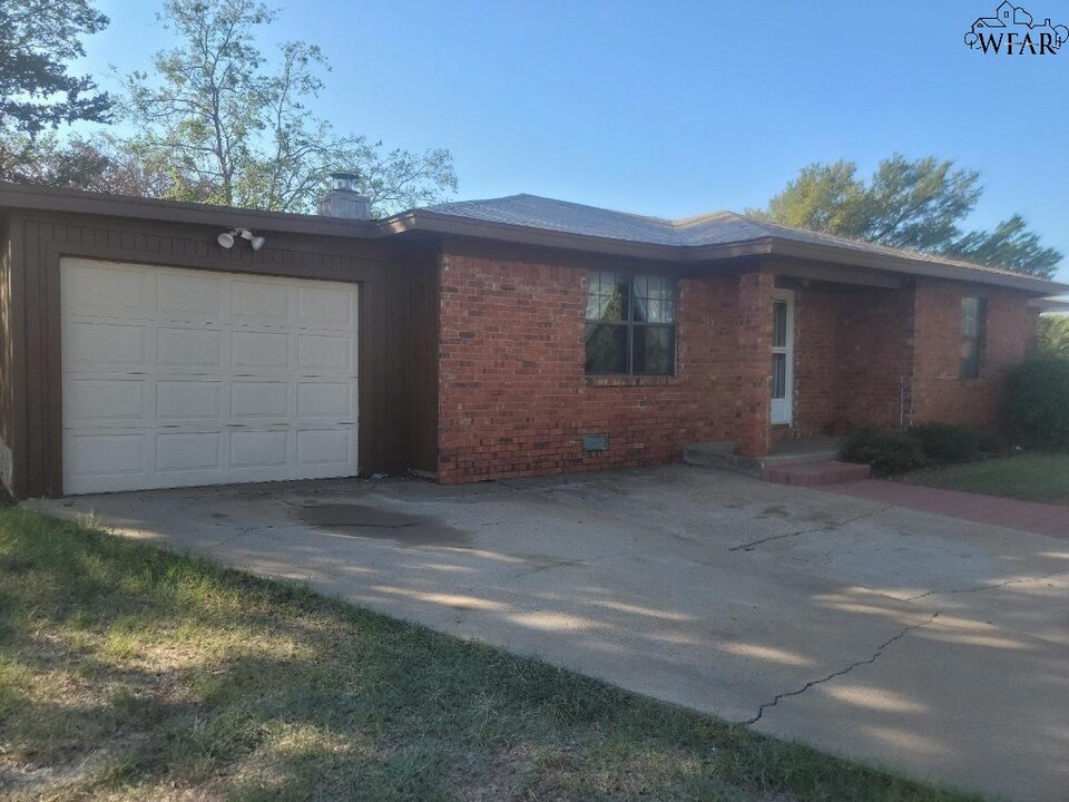 4001 Cynthia Ln in Wichita Falls, TX - Building Photo