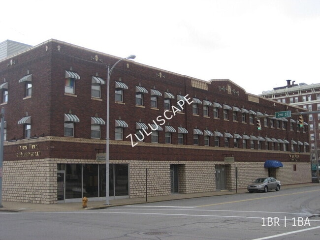 property at 101 SE 2nd St