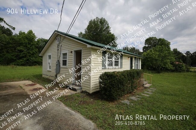 904 Hillview Dr in Bessemer, AL - Building Photo - Building Photo