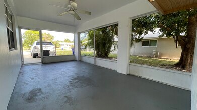 900 NW 10th Terrace, Unit Duplex - N River Shores in Stuart, FL - Building Photo - Building Photo