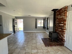 29512 Ryder Cup Ln in Tehachapi, CA - Building Photo - Building Photo