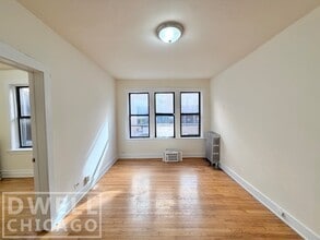 1540 N Kedzie Ave, Unit 2R in Chicago, IL - Foto de edificio - Building Photo