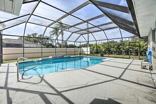 2 Booth Blvd in Safety Harbor, FL - Building Photo