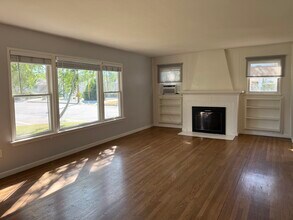 11527 Albers St in North Hollywood, CA - Building Photo - Building Photo