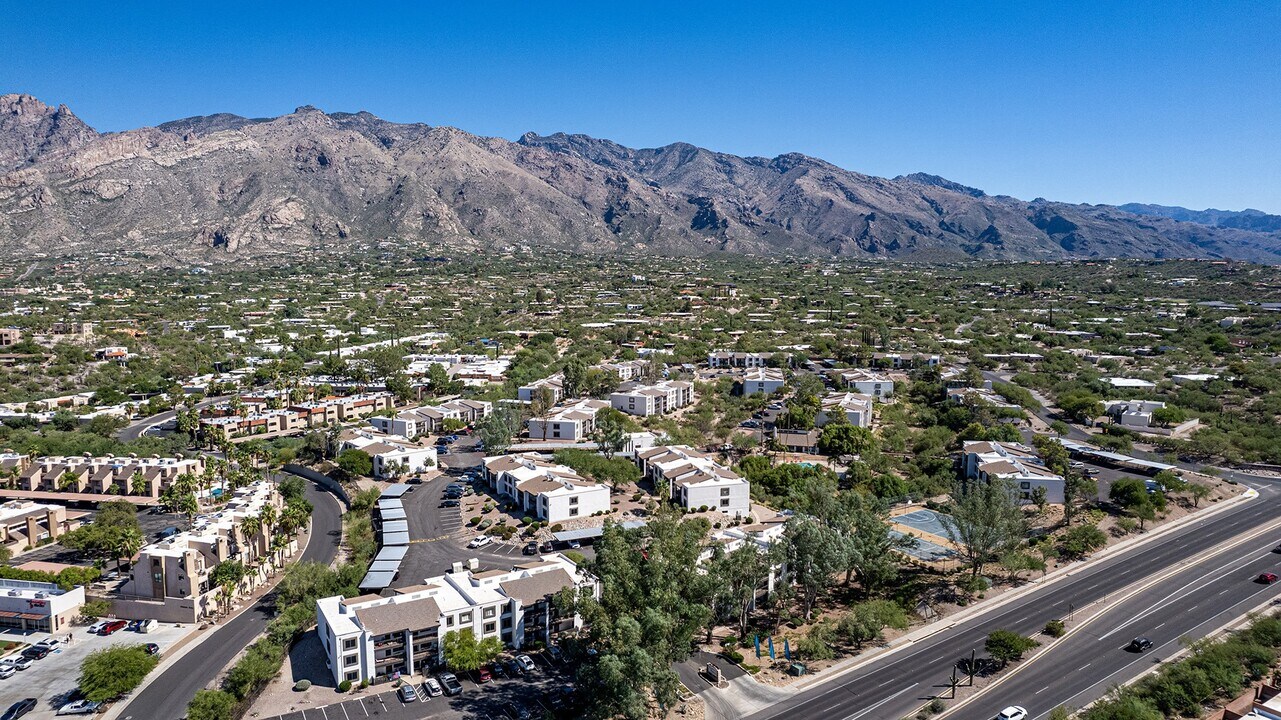Sunrise Ridge in Tucson, AZ - Foto de edificio