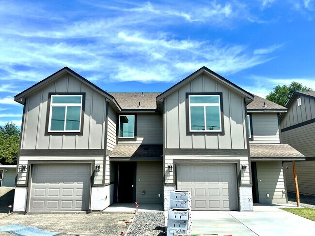 property at 605 N Rd 34