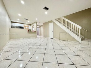 10554 NW 3rd St in Pembroke Pines, FL - Building Photo - Building Photo