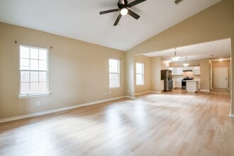 7024 Eastwood St in Houston, TX - Building Photo - Building Photo