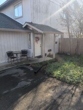 2333 Ferry St in Anderson, CA - Building Photo - Building Photo