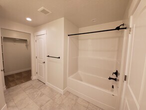 4327 W Hemsley Ln in Herriman, UT - Foto de edificio - Building Photo