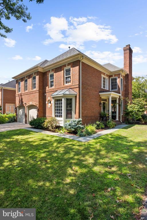 4825 26th St N in Arlington, VA - Foto de edificio - Building Photo
