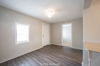 2142 W US Hwy 40-Unit -Apt 7 in Greenfield, IN - Building Photo - Building Photo