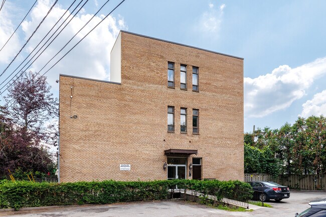 3827 Lévesque Boul O in Laval, QC - Building Photo - Building Photo