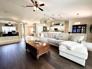 174 SW Sea Lion Rd in Port St. Lucie, FL - Building Photo - Building Photo